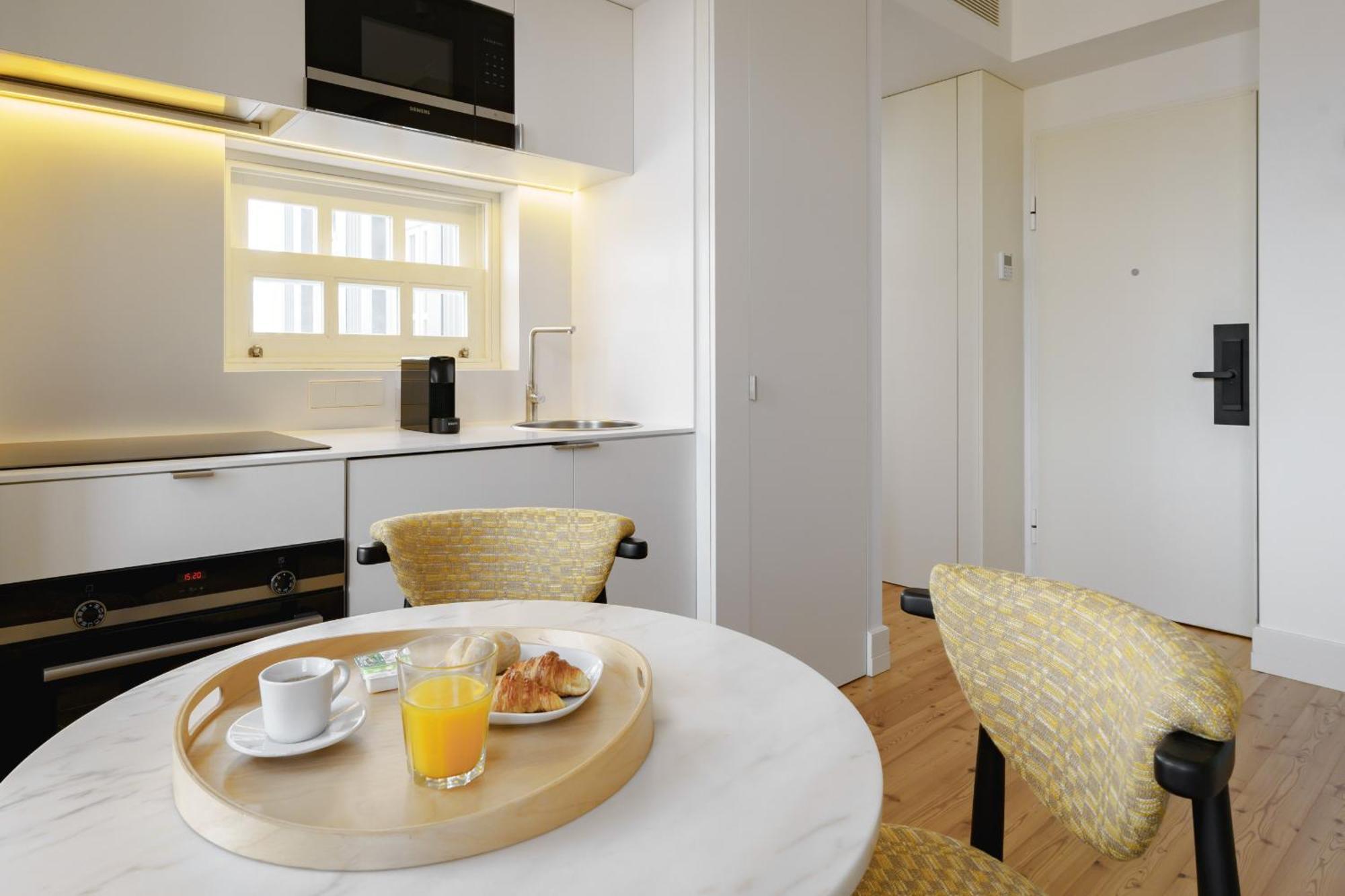 Feel Porto Clerigos Charm Flats Apartment Bagian luar foto